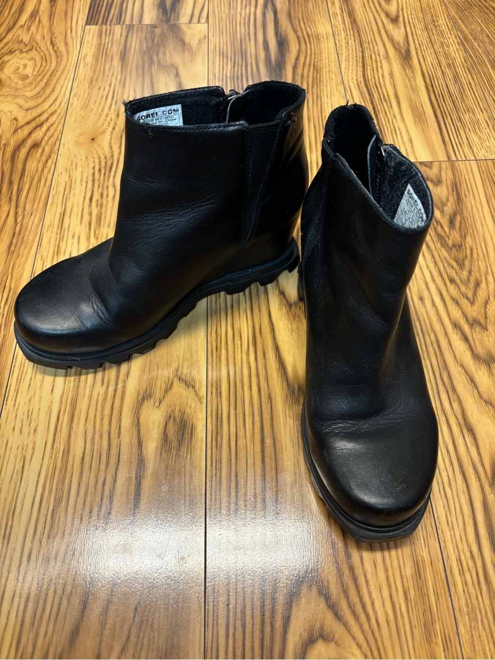 Sorel Joan of Arctic wedge III boots 7